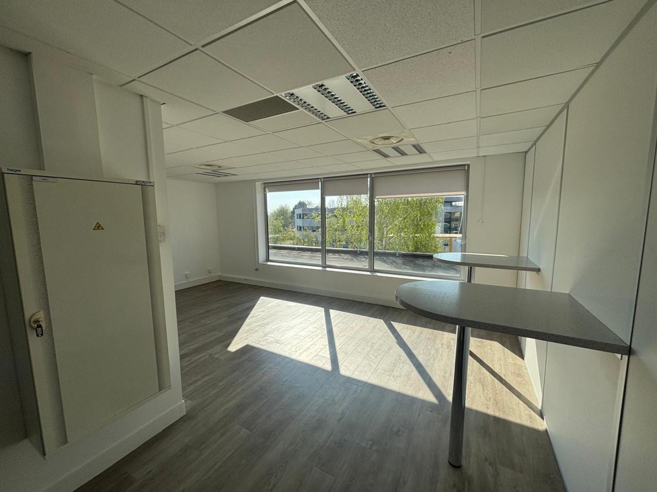 Bureau Villeneuve-d'Ascq 1294m² Location bureau Villeneuve-d'Ascq Nord OLBUR2318678 2